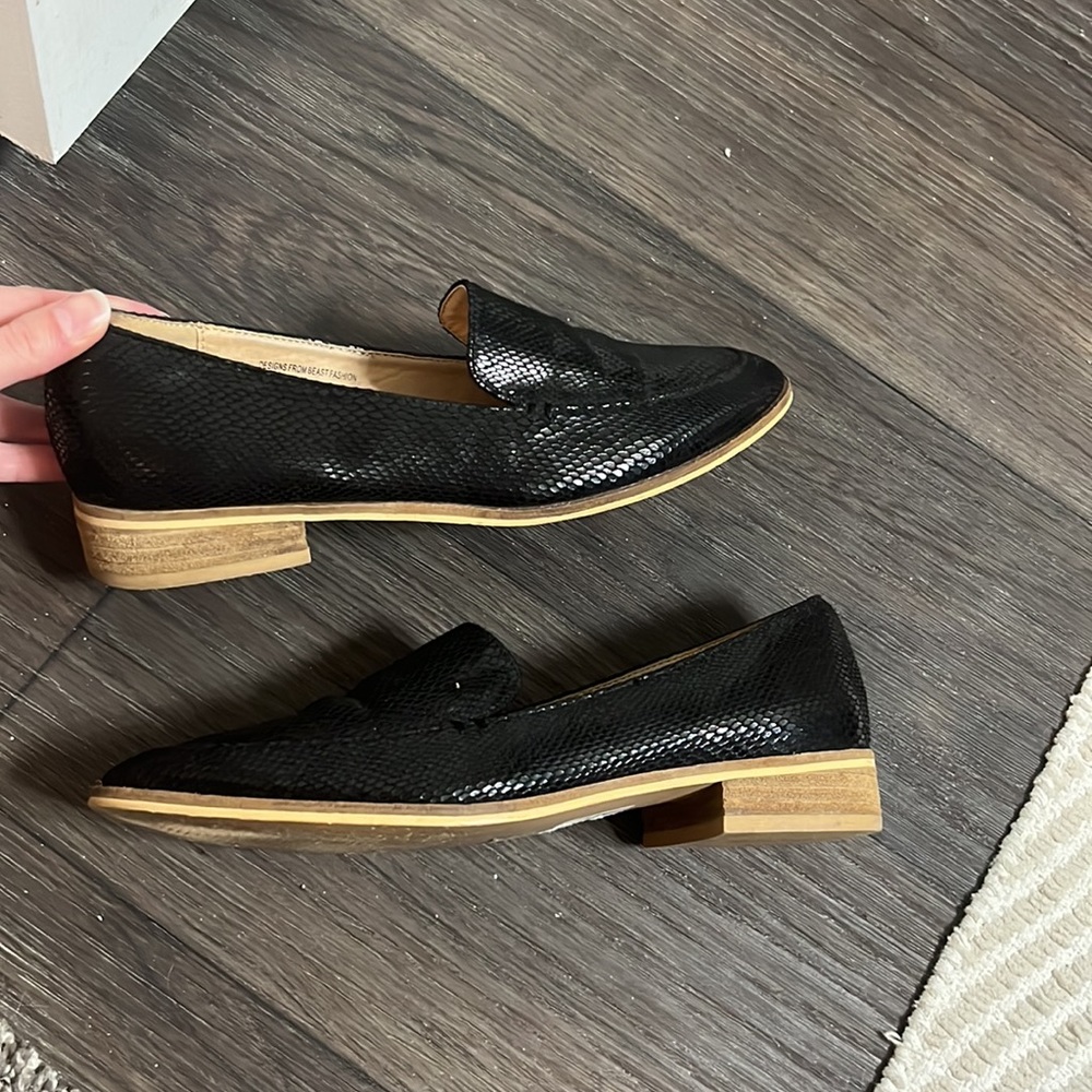 Flat mule shoe